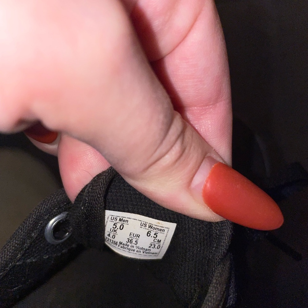 All black low pro vans